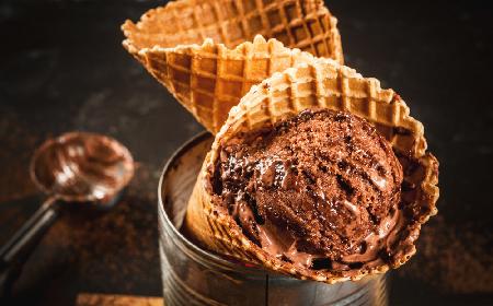 Domowe lody czekoladowe w 15 minut: tylko 3 składniki!